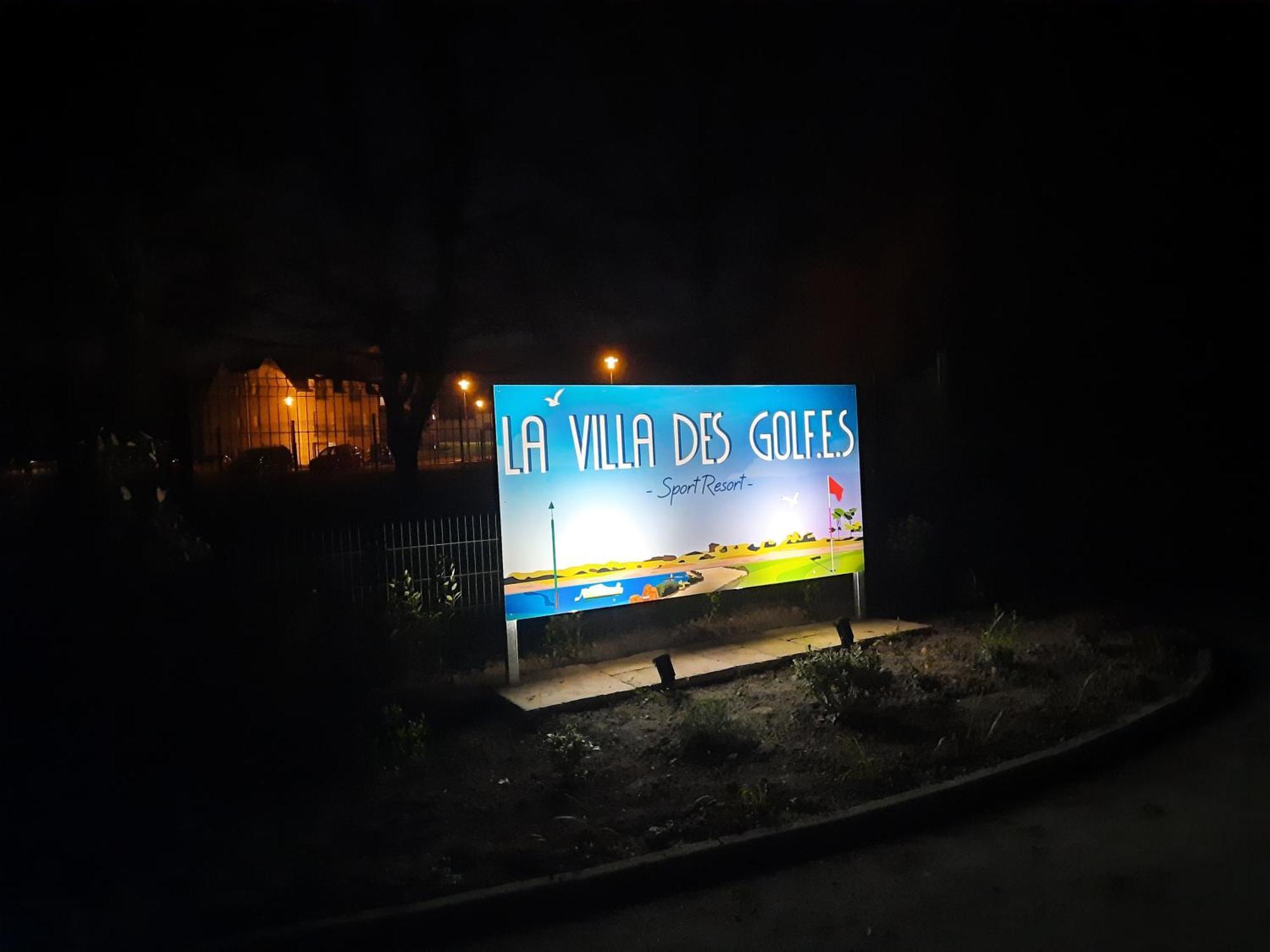 La Villa Des Golf.E.S Theix Exterior photo